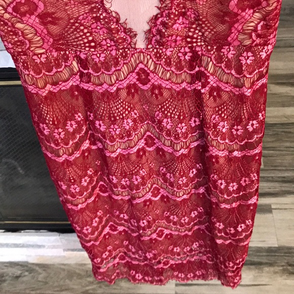 ❤️CHARLOTTE RUSSE DARK RED LACEY DRESS SZ XS EXCELLENT CONDITION! NEW WITH TAGS - Picture 5 of 8